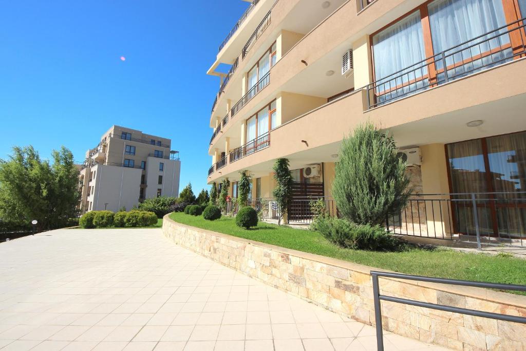 Menada Luxor Apartments Sveti Vlas Eksteriør billede