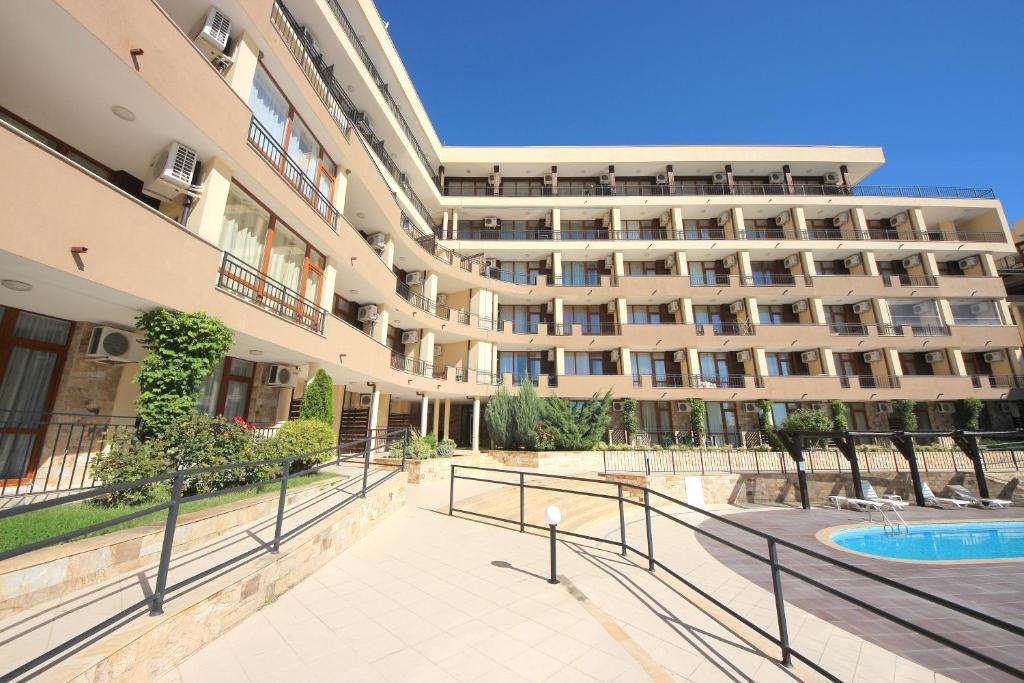 Menada Luxor Apartments Sveti Vlas Eksteriør billede