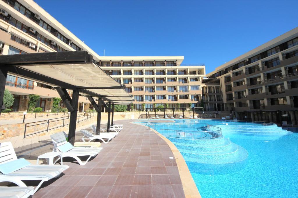 Menada Luxor Apartments Sveti Vlas Eksteriør billede