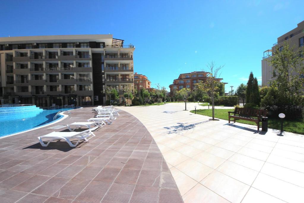 Menada Luxor Apartments Sveti Vlas Eksteriør billede