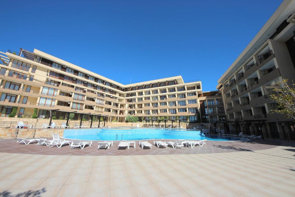 Menada Luxor Apartments Sveti Vlas Eksteriør billede