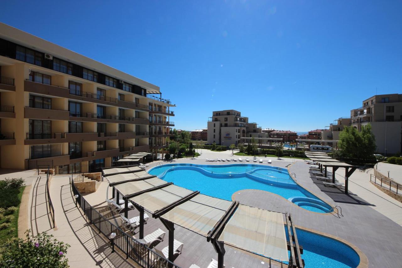 Menada Luxor Apartments Sveti Vlas Eksteriør billede